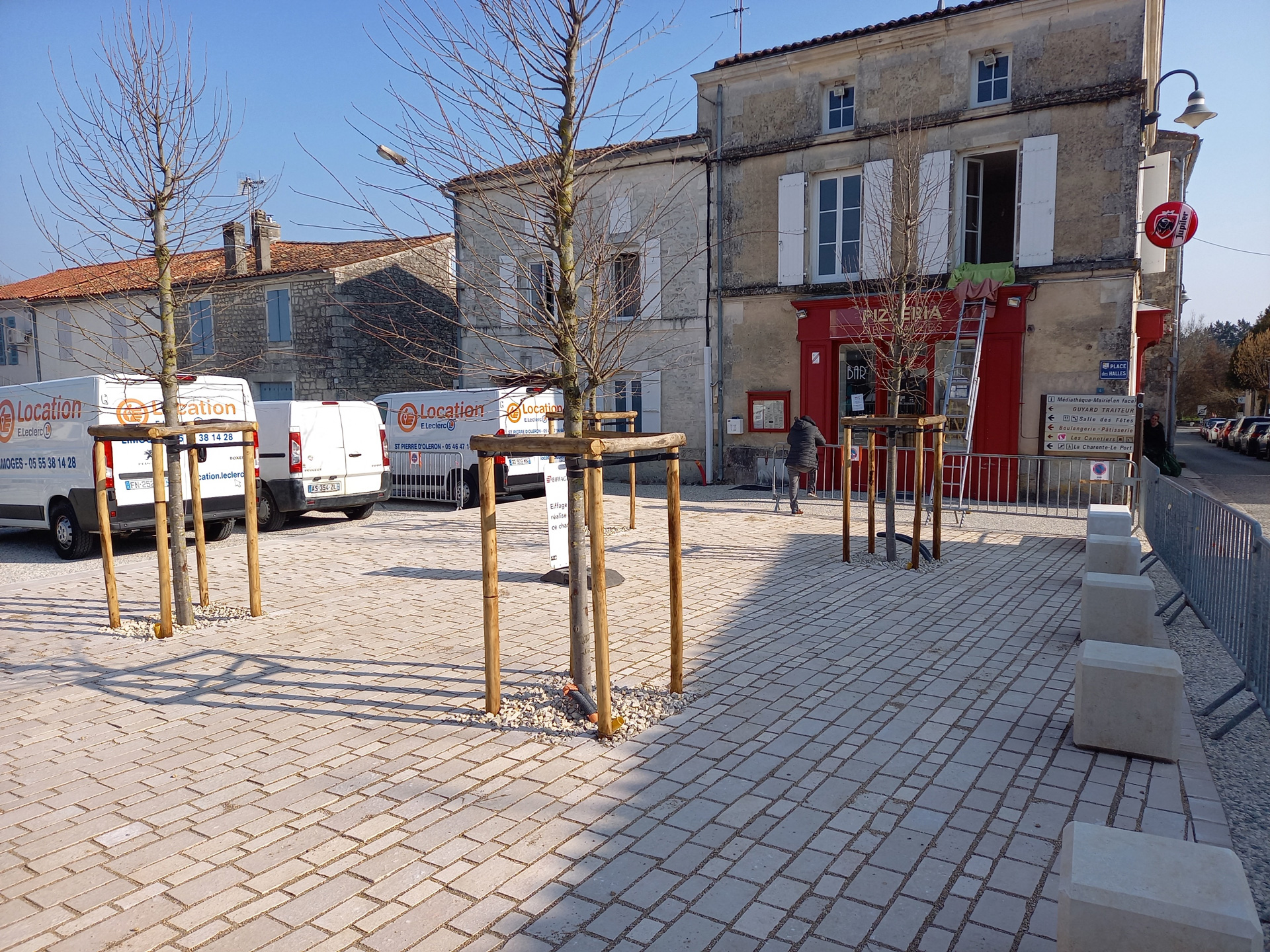 AMENAGEMENT D’UNE PLACE COMMUNALE