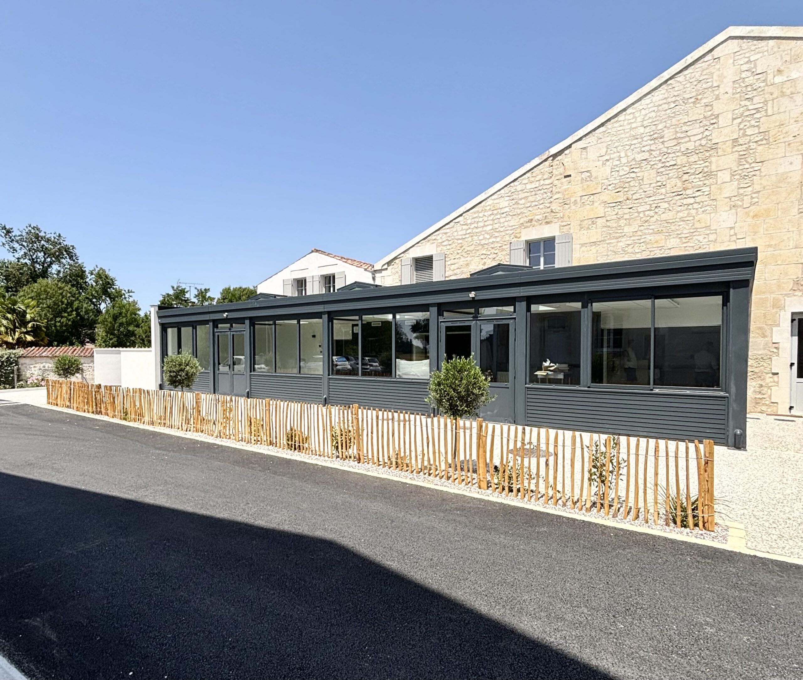 REHABILITATION D’UN RESTAURANT ET CREATION D’UN ESPACE DE COWORKING A TESSON