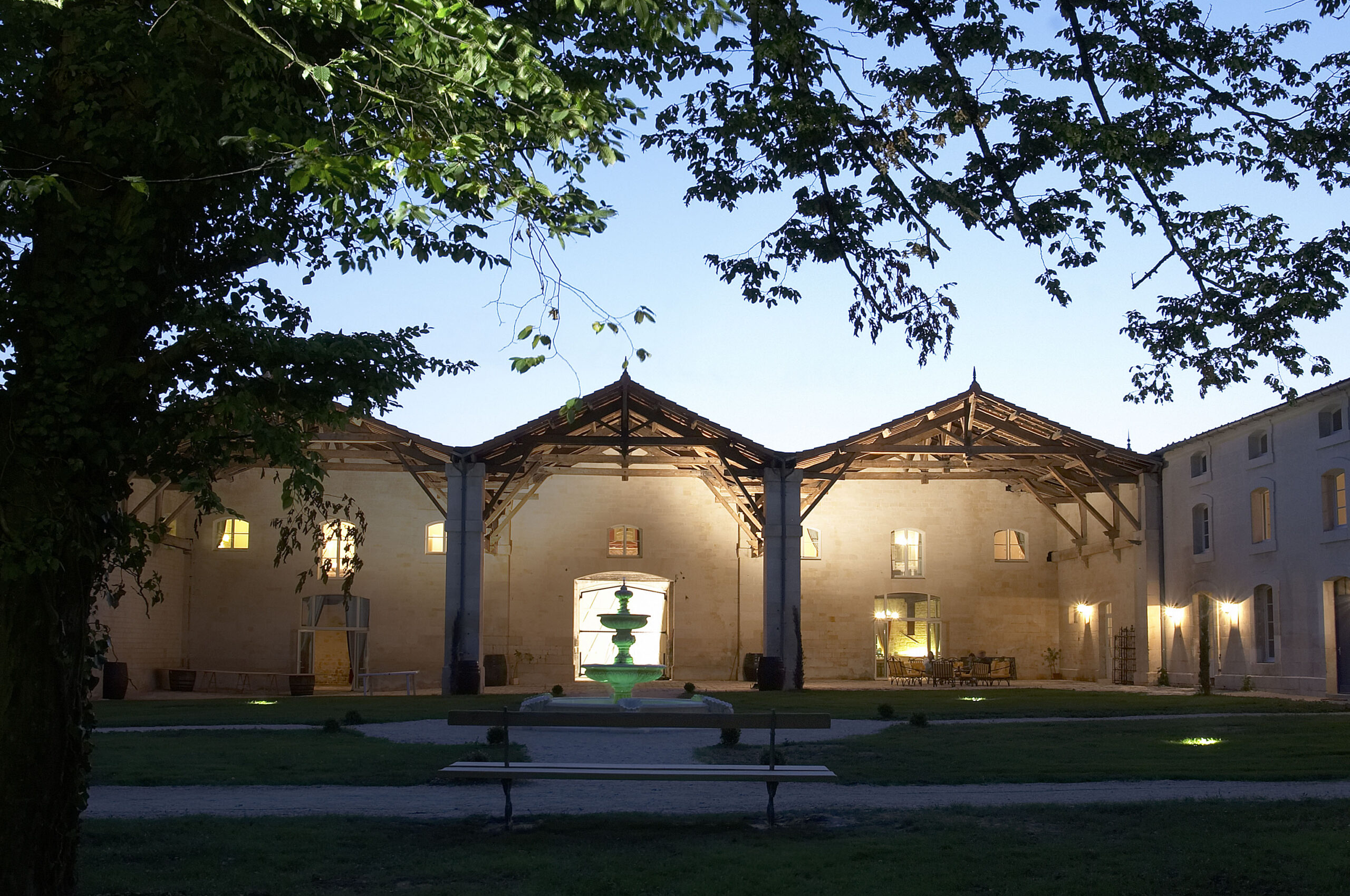 AMENAGEMENT D’UN SITE POUR GITES, SALLE DE BANQUETS & DEUX HABITATIONS – THENAC